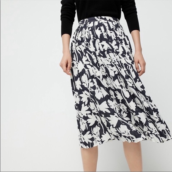 J. Crew Pleated Midi Skirt in Shadow Floral Sz. 2 - Picture 2 of 6